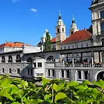 Western Premier Slon Отель