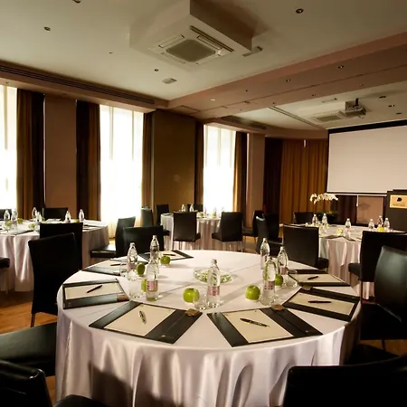 ホテル ベストウエスタン プレミア スロン 4*