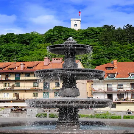 Western Premier Slon 4*