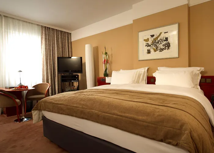 Western Premier Slon 4*