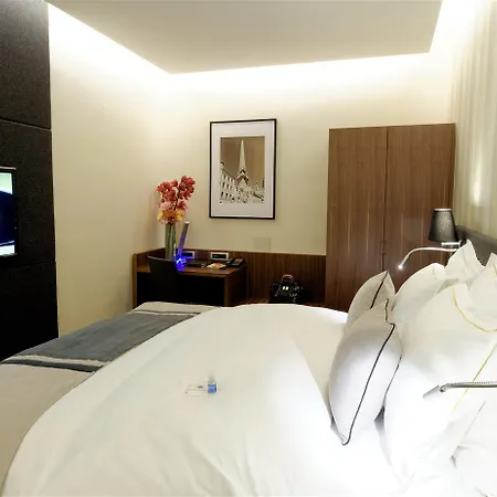 מלון Western Premier Slon 4*