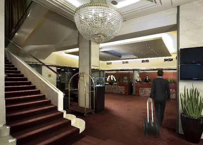 贝斯特韦斯特普瑞米尔斯隆酒店